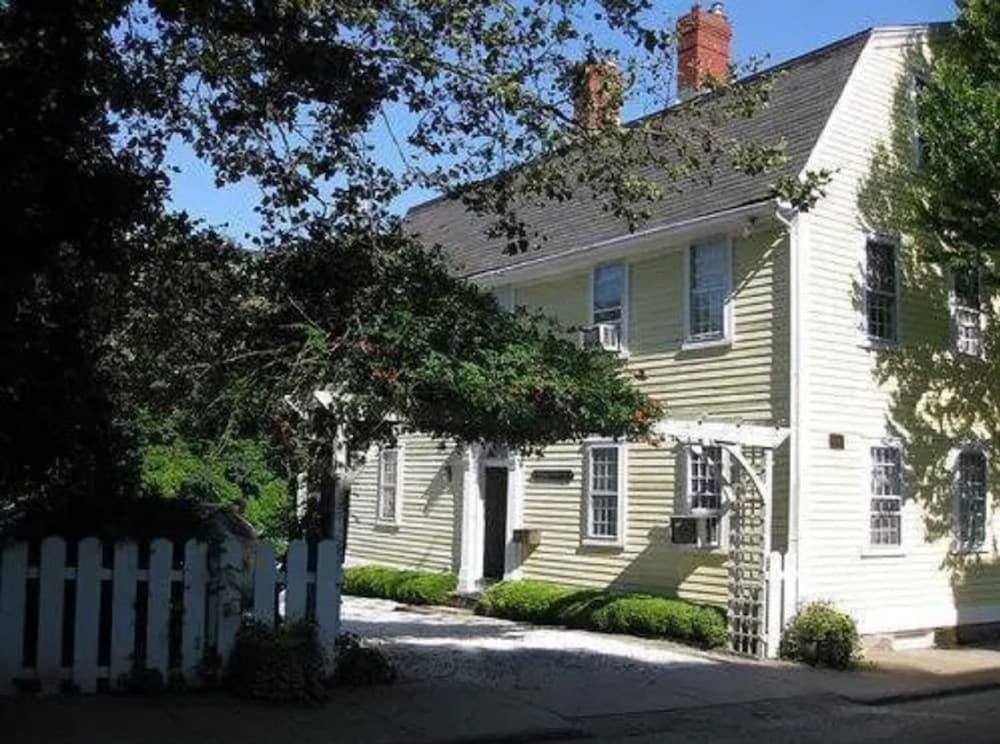 Admiral Farragut Inn Newport Exteriör bild